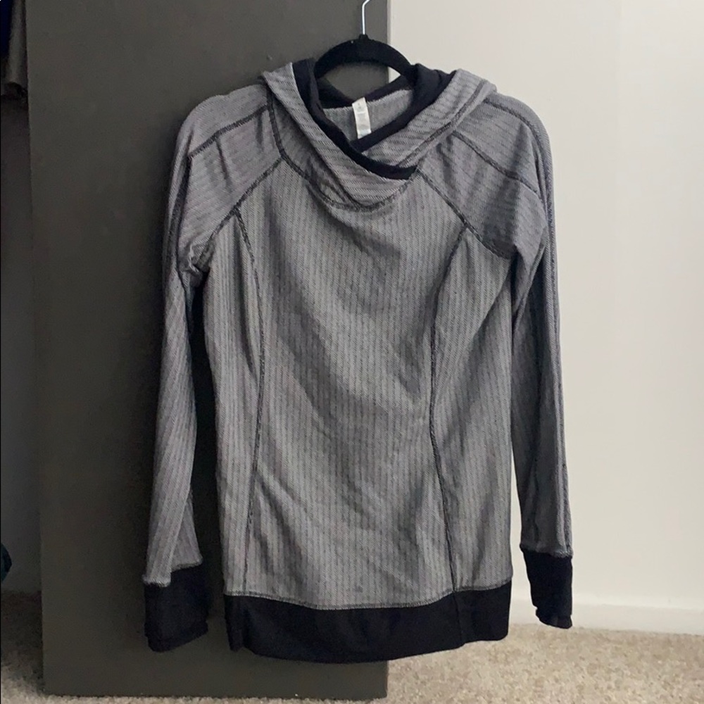 Lululemon pullover hoodie size 8